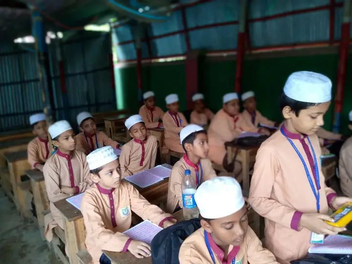 ইসলামিক স্কুল ও কলেজ প্রতিষ্ঠা প্রকল্প
